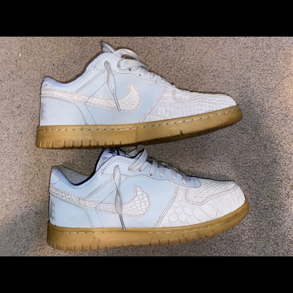 Nike Big Nike Low Grey/Gum bottom